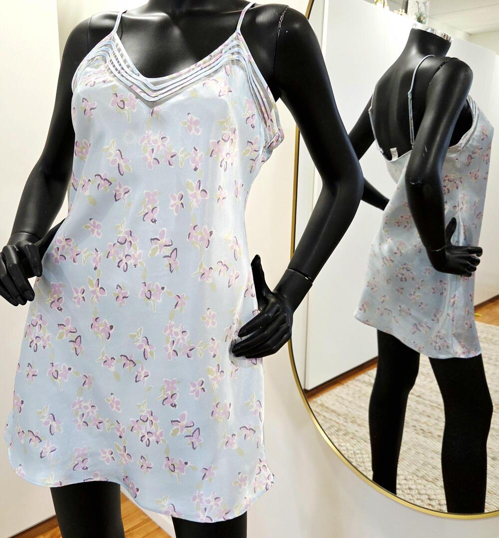 Vintage romantic slip dress by Secret Treasures 90s lingerie size S